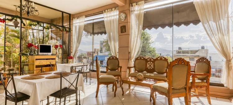 Capital O 金色山丘(Capital O Colina Dorada)图片