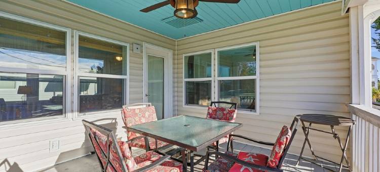 Entire House! Cottage Two Blocks from Beach w/ Swimming Pool, Hot Tub & Carport图片