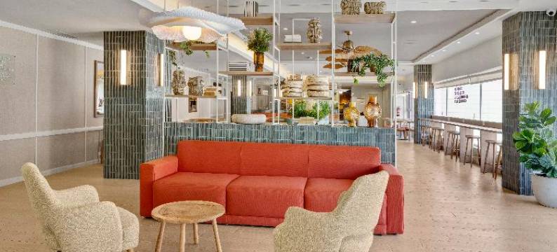 民宿酒店阿尔梅里亚维卡尔(B&B Hotel Almería Vicar)图片