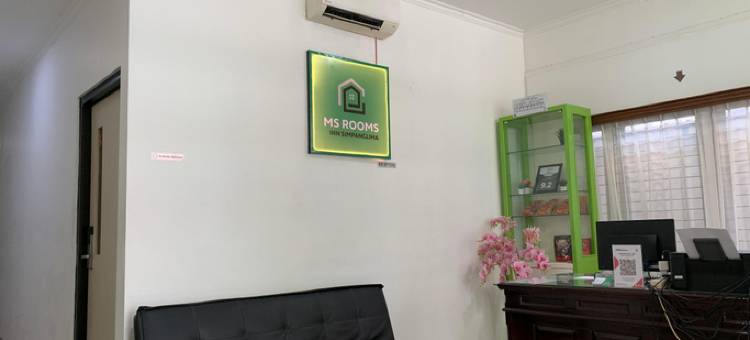 城市景观酒店MS客房旅馆-新邦利马-由红门酒店管理(Urbanview Hotel MS Rooms Inn Simpang Lima by RedDoorz)图片