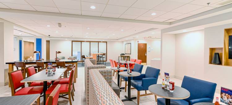 Holiday Inn Express 里士满机场(Holiday Inn Express RICHMOND AIRPORT by IHG)图片