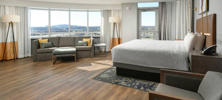 欢朋旅馆套房 & 亨茨维尔市中心(Hampton Inn & Suites by Hilton Huntsville Downtown)图片
