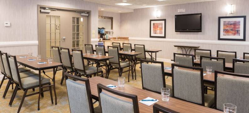 布卢明顿Homewood Suites by Hilton(Homewood Suites by Hilton Bloomington)图片