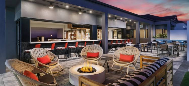 奥兰多维斯塔中心布埃纳维斯塔湖万怡酒店(Courtyard Orlando Lake Buena Vista at Vista Centre)图片