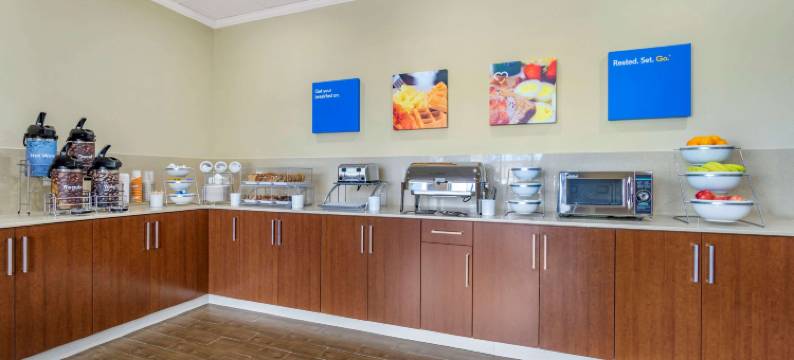 莱克伍德JBLM舒适套房酒店(Comfort Inn & Suites Lakewood by Jblm)图片