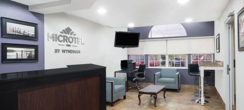 鲍灵格林温德姆麦客达套房酒店(Microtel Inn & Suites by Wyndham Bowling Green)图片