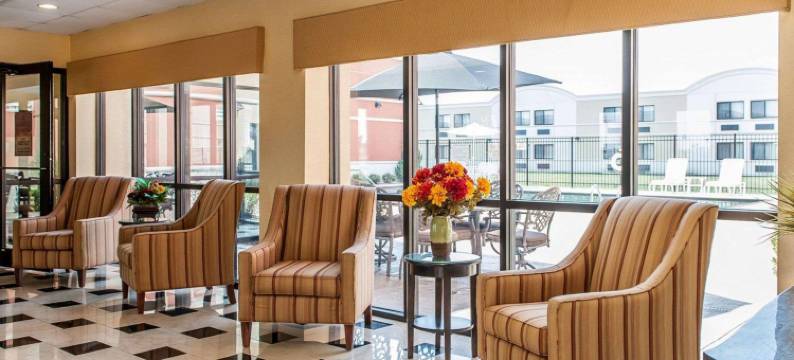 马图恩南品质套房酒店(Quality Inn & Suites Mattoon South)图片