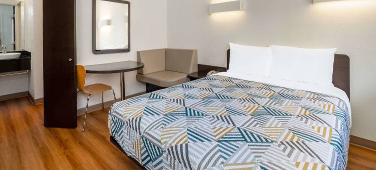 圣巴巴拉州6号汽车旅馆(Motel 6 Santa Barbara, CA - State Street)图片