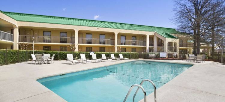 格林斯伯勒豪生酒店-近体育馆(Howard Johnson by Wyndham Greensboro Near the Coliseum)图片