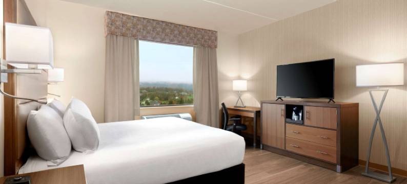 州立学院温德姆花园酒店(Wyndham Garden State College)图片