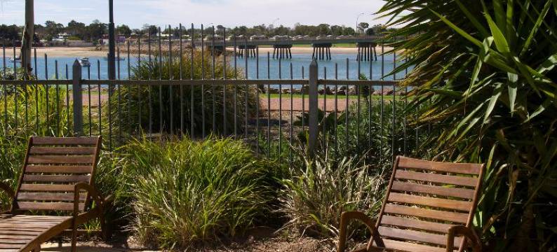 雄伟绿洲公寓(Majestic Oasis Apartments)图片