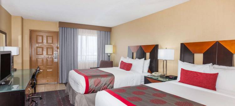 圣迭戈国家城市温德姆华美达酒店(Ramada by Wyndham San Diego National City)图片