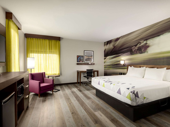 布拉塞尔顿拉昆塔温德姆套房酒店