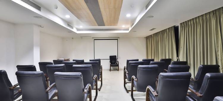 OYO 13479 纳克萨特拉大酒店(OYO 13479 Hotel Grand Nakshatra)图片