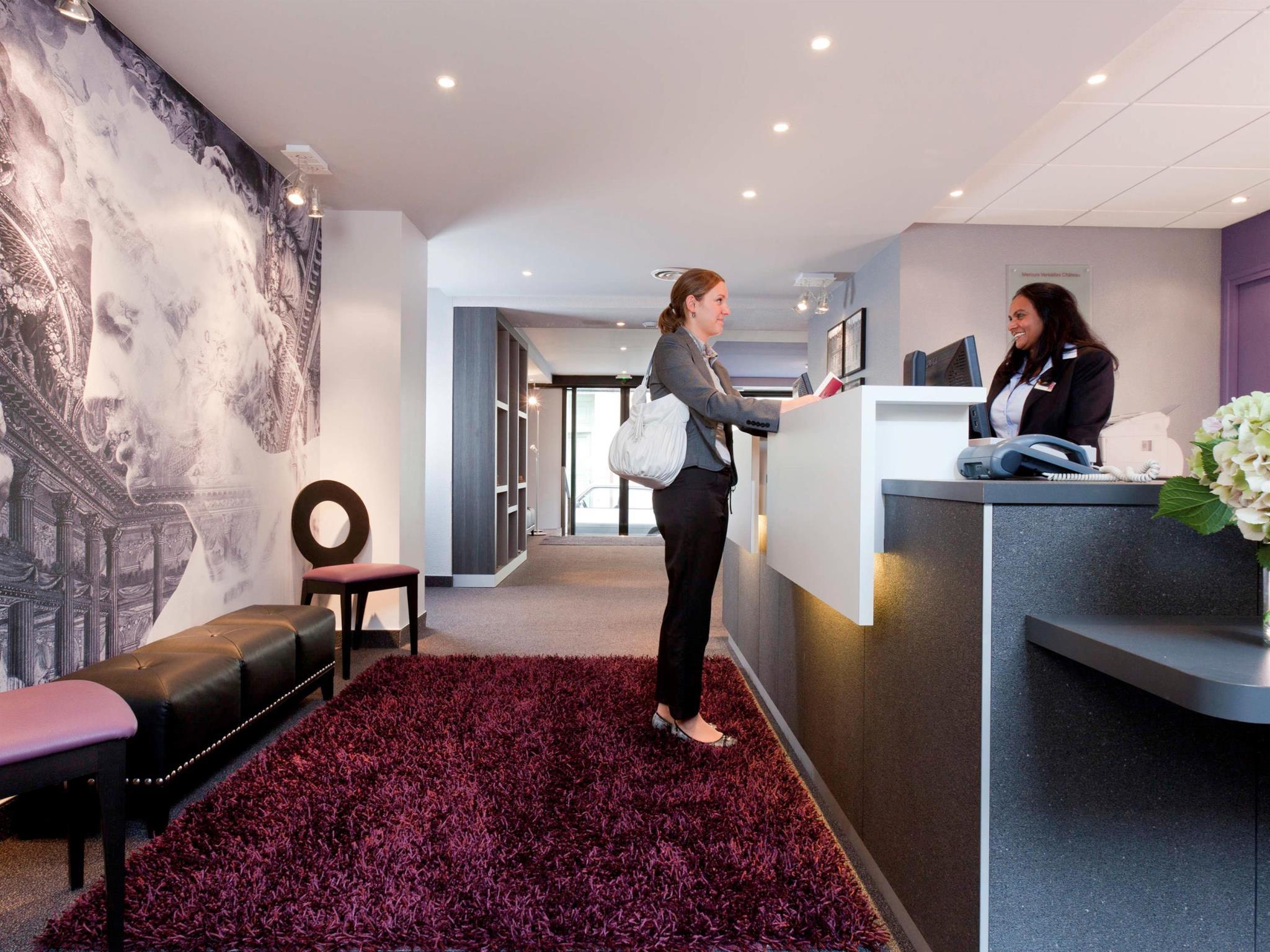 Hôtel Mercure Versailles ChâteauOver view