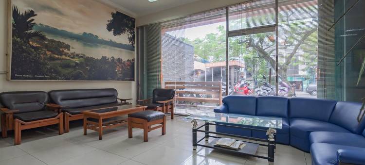 格兰德肯巴尔酒店米特拉红门酒店(Grand Kembar Hotel Mitra RedDoorz)图片