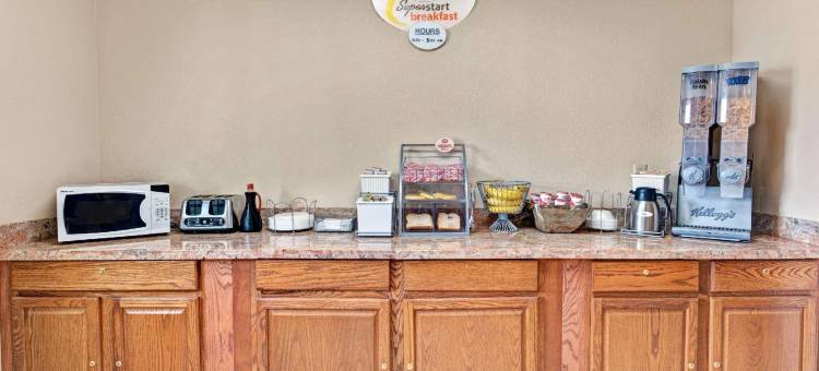 温德姆速8酒店印第安纳波利斯/埃默森大道(Super 8 by Wyndham Indianapolis/Emerson Ave)图片