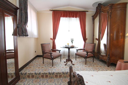 Hotel Begoña Park Over view