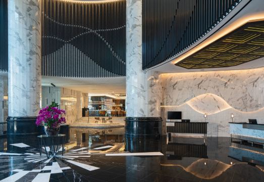 Renaissance Kuala Lumpur Hotel & Convention CentreHotel Overview