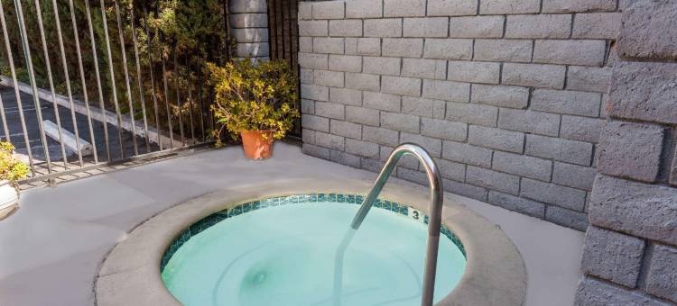 阿纳海姆西戴斯酒店(Days Inn by Wyndham Anaheim West)图片