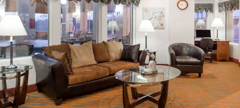 罗拉温德姆呗盟酒店(Baymont by Wyndham Rolla)图片