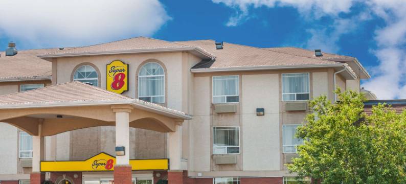 高河温德姆速8酒店(Super 8 by Wyndham High River AB)图片