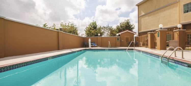 凯尔南奥斯汀拉昆塔温德姆套房酒店(La Quinta Inn & Suites by Wyndham Kyle - Austin South)图片