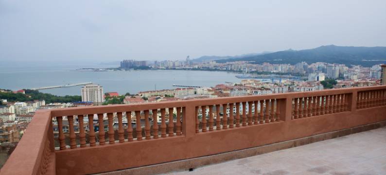 鸣海居点击头像查看更多房源民宿(东港路分店)图片