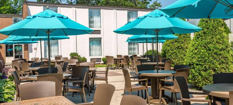 特拉弗斯城丽怡酒店(Country Inn & Suites by Radisson, Traverse City, MI)图片
