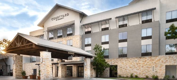 纽布朗费尔斯河村万怡酒店(Courtyard New Braunfels River Village)图片