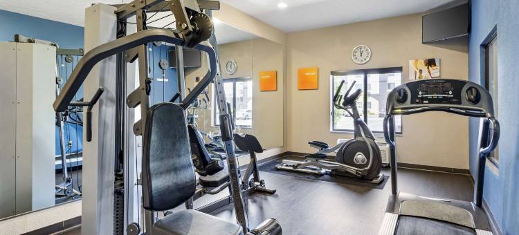 梅里尔维尔舒适套房酒店 - 近 US 30(Comfort Suites Merrillville Near US 30)图片