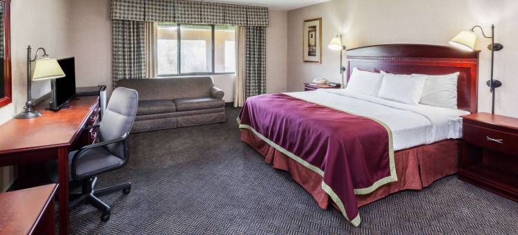 密歇根城温德姆呗盟酒店(Baymont by Wyndham Michigan City)图片