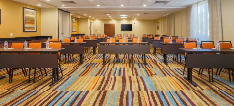 亚历山德里亚万枫酒店及套房(Fairfield Inn & Suites Alexandria)图片