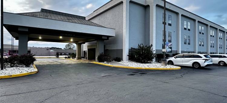 派恩布拉夫套房酒店(Motel 6 Pine Bluff, AR)图片