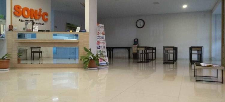 三宝垄索尼克机场酒店(Hotel Sonic Airport Semarang)图片