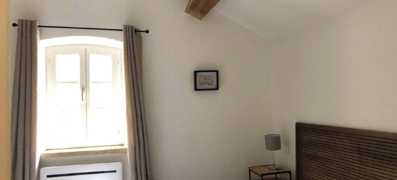 HOUSE, NEAR UZES, WITH GARDEN AND BOULECE COURT图片