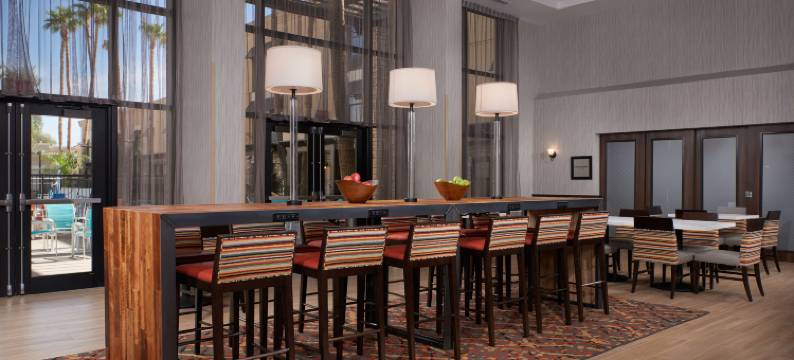 欢朋酒店凤凰-斯科特斯德希亚大道(Hampton Inn & Suites by Hilton Phoenix Scottsdale Shea Blvd)图片