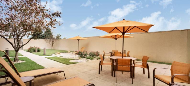 代顿比弗克里克万怡酒店(Courtyard Dayton Beavercreek)图片