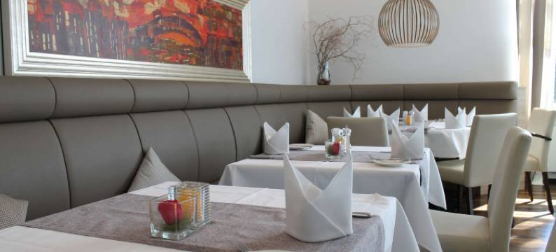 普福尔茨海姆尼菲尔恩女王贝斯特韦斯特酒店(Best Western Queens Hotel Pforzheim-Niefern)图片