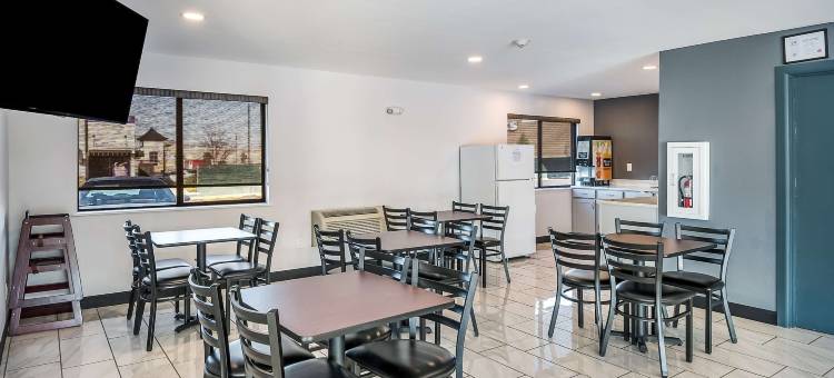 东皮奥里亚美洲最佳价值旅馆(Americas Best Value Inn East Peoria)图片