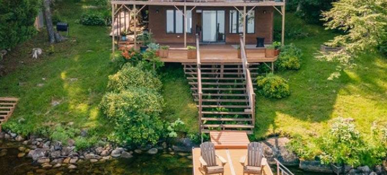 红杉避风港在悉尼(Red Cedar Haven in Sidney)图片