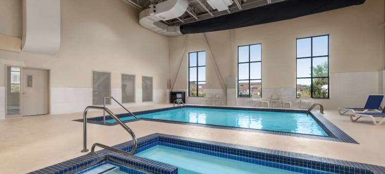 Microtel Inn & Suites Montreal Airport-Dorval QC图片