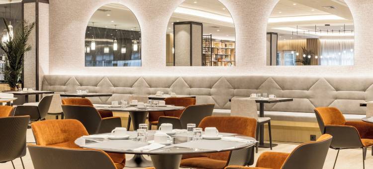 伊鲁尼阿尔科拉瑟维拉酒店(Ilunion Alcora Sevilla)图片