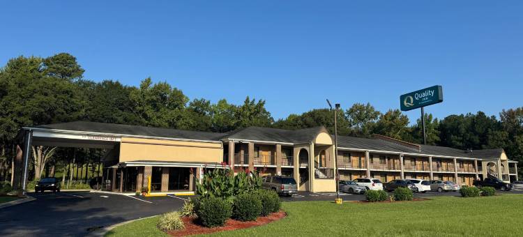 金利 I-95 凯艺酒店(Quality Inn Kenly I-95)图片