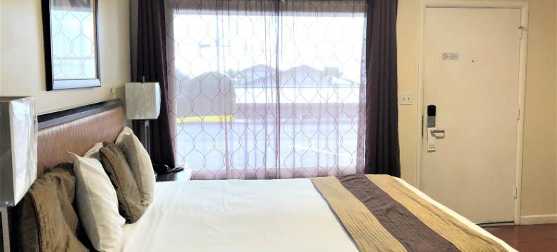 蓝色海岸套房酒店(Blue Coast Inn & Suites)图片