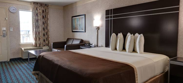 费耶特维尔华丽酒店(Deluxe Inn - Fayetteville I-95)图片