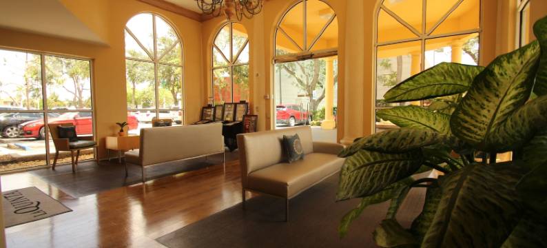 西棕榈滩机场拉昆塔温德姆套房酒店(La Quinta Inn & Suites by Wyndham West Palm Beach Airport)图片