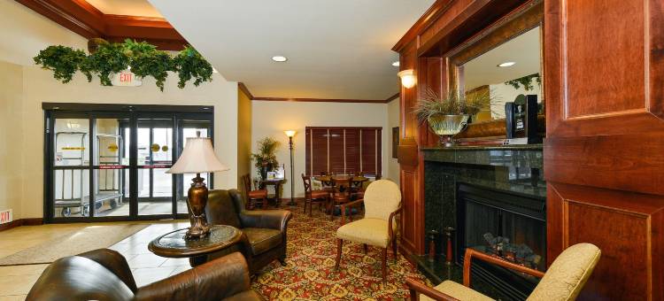克拉丽奥波恩特苏福尔斯机场酒店(Clarion Pointe Sioux Falls Airport)图片