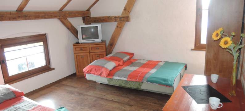 卡尔尼采近波罗的海海滩的房屋(House in Karnice Near Baltic Sea Beach)图片