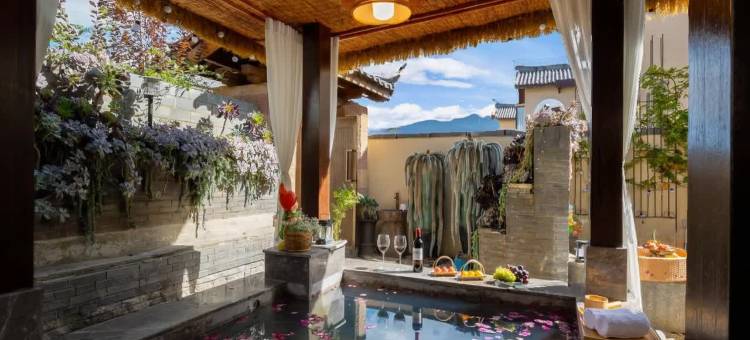 丽江玉龙沉香墨染·雪山私汤温泉度假别院图片